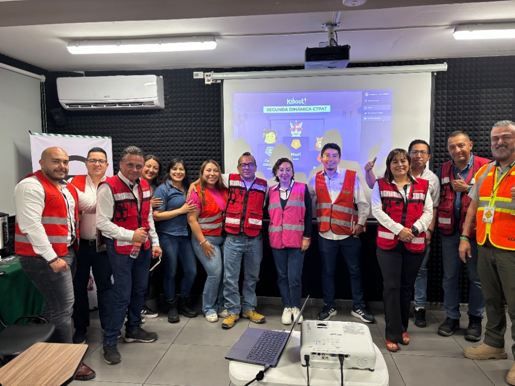 Equipo de TIUSA durante las actividades formativas y dinámicas de Criterios Mínimos de Seguridad CTPAT